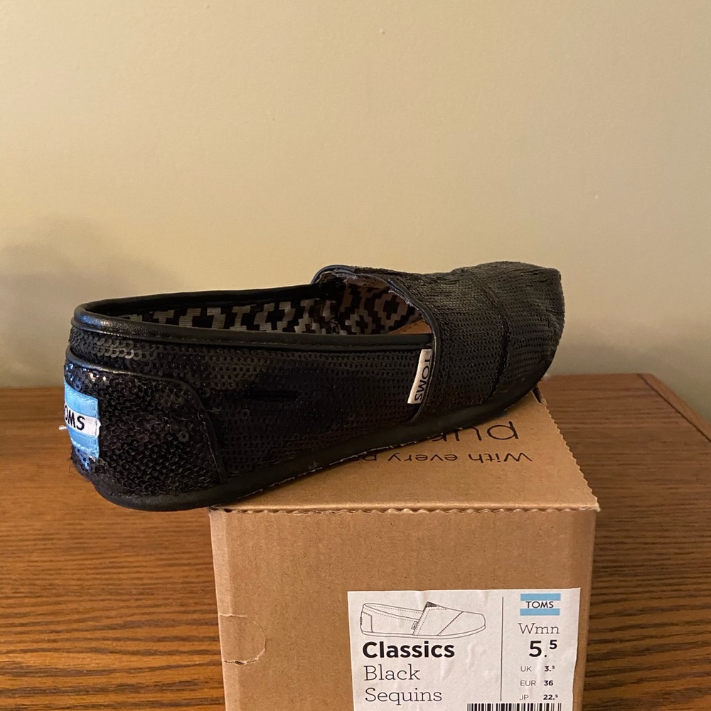 Shoes - Picture 3 of 6
